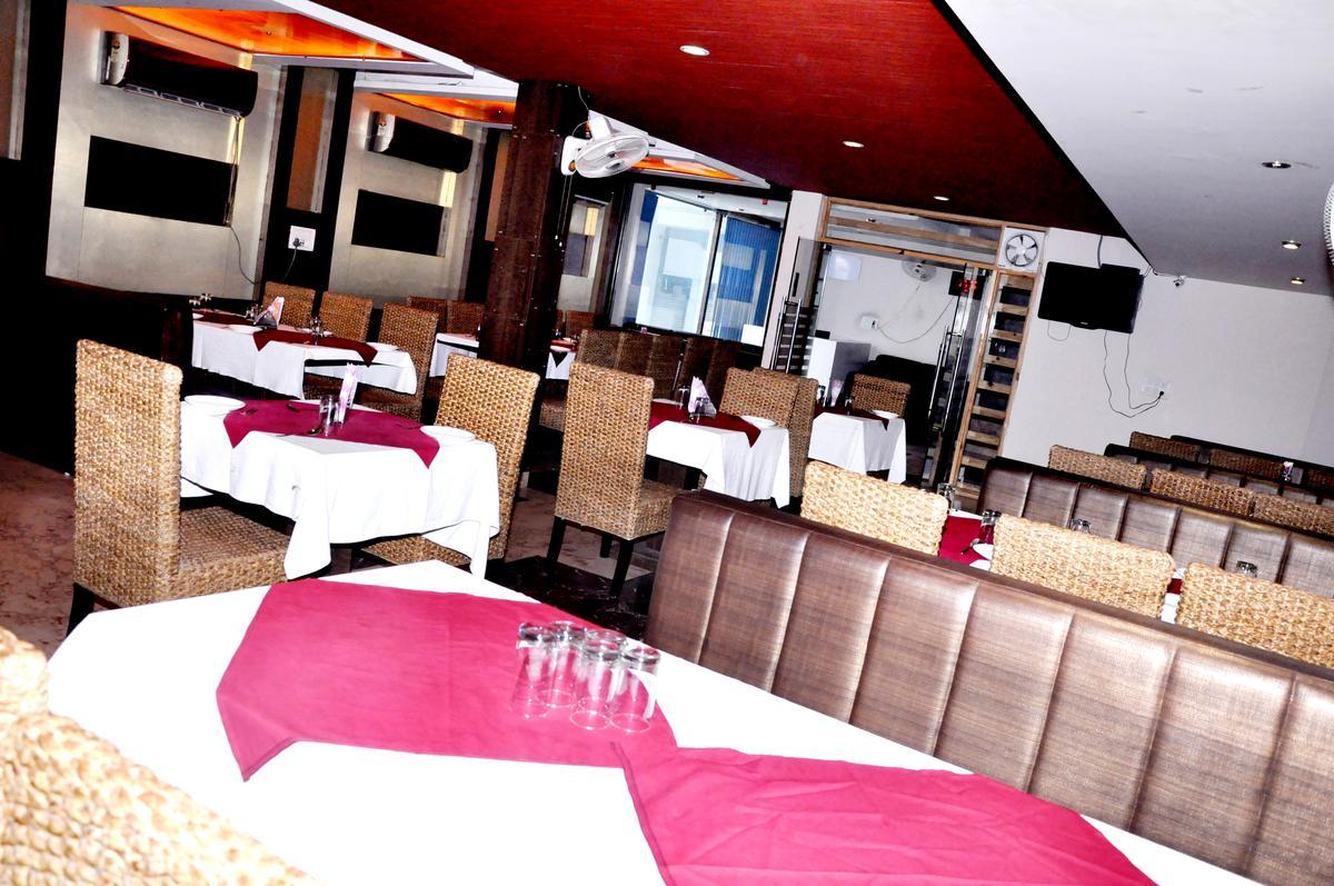 Om Residency Hotel Jhansi Restaurant