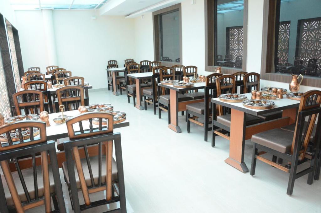 Kunwer Palace Hotel Jhansi Restaurant